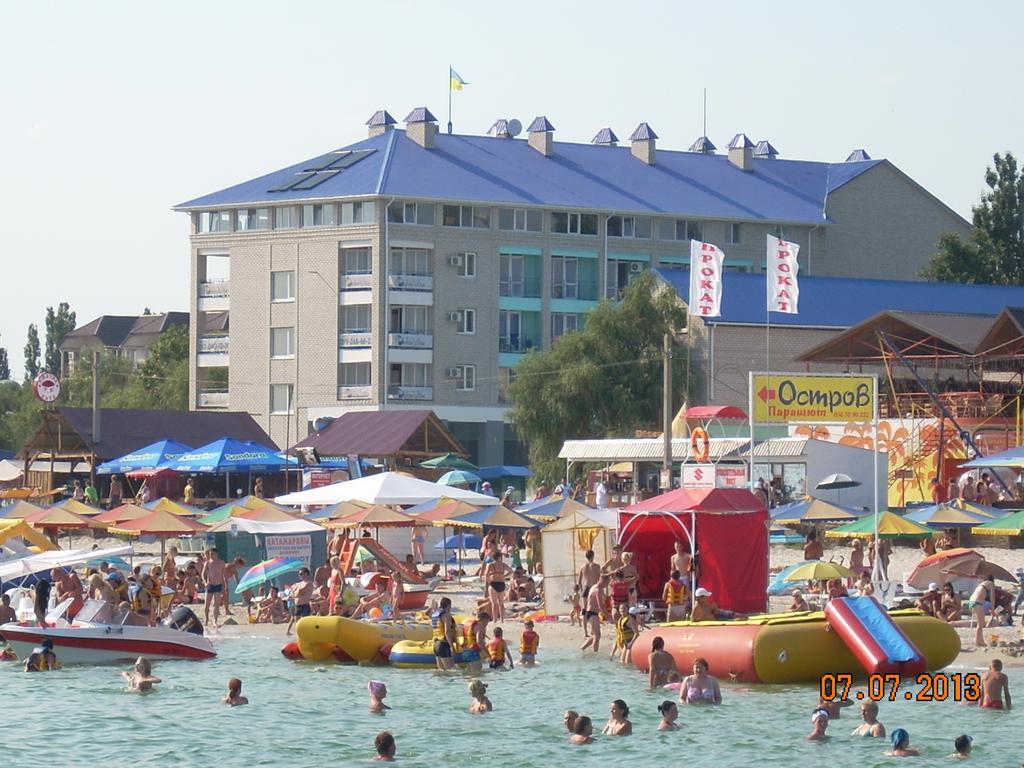Dolce Vita Resort Hotel Zaliznyy Port Ngoại thất bức ảnh