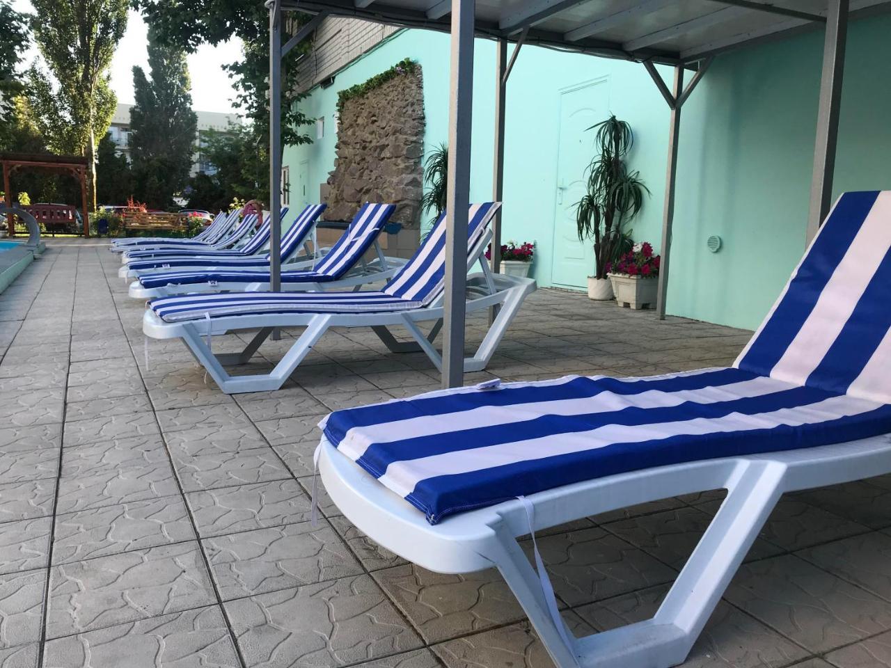 Dolce Vita Resort Hotel Zaliznyy Port Ngoại thất bức ảnh